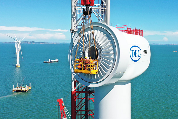 国内首台10兆瓦海上风电机组成功并网发电