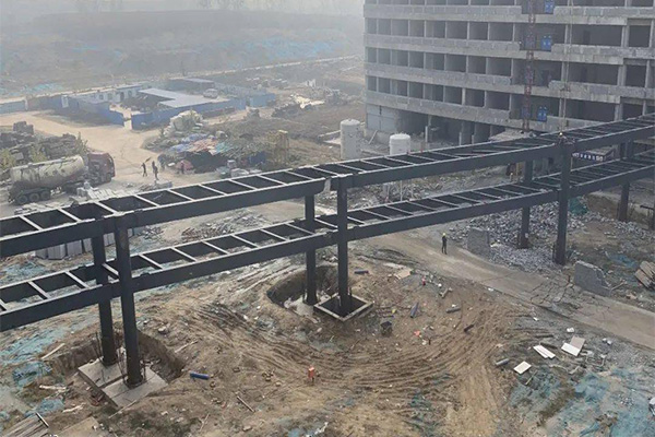 周口中 心医院项目连廊钢结构工程